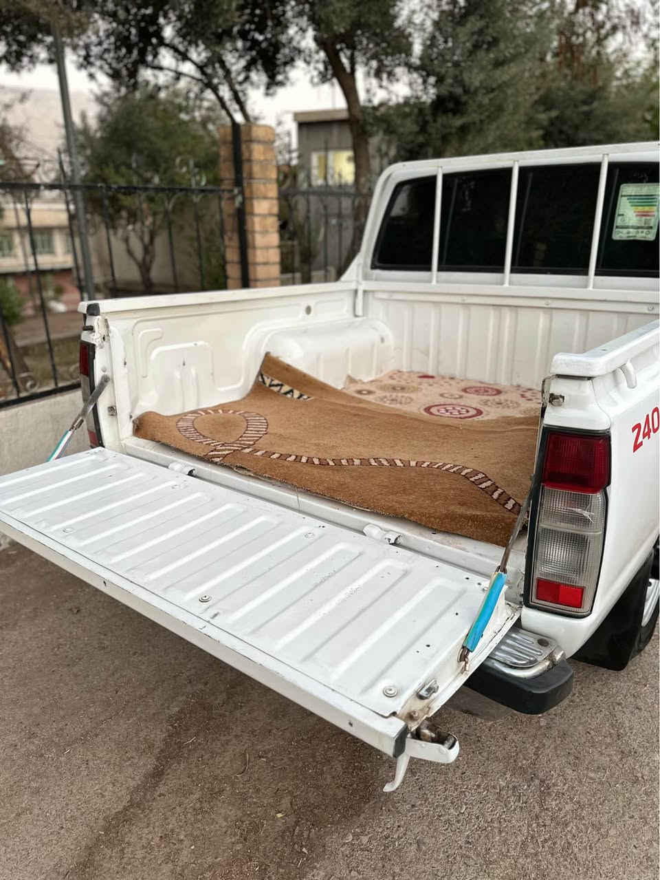 نیسان مۆدێل ٢٠٠٢ تەبرید پاوەر سەنەوی ٥ مانگە بەسەر چوە ٤ پەلە بۆیاخی هەیە پێشو پشتی کەپسە بە شەرتی تحویل غرامە گێڕو مەکینە ئەکسل تەقەو ڕەقە بە شەرت سەیارەکە هەتا حەزکەی تنو تۆ ڵو جوانە دار بنديهكان, السليمانية


**إذا كنت صاحب هذا الإعلان وتريد حذفه لأي سبب، رجاءا أرسل رسالة إلى الدعم الفني**