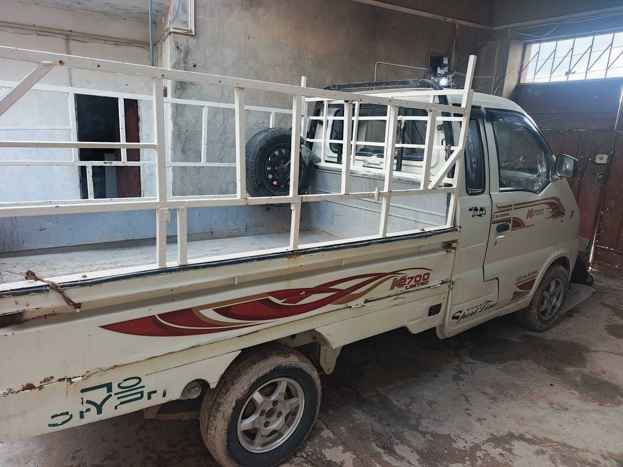 كيا للبيع 
موديل 2007 رقم نينوئ 
 سياره جاهز  نكره سلف يشتغل  اربعه طيات جديد محرك كير كله جديد سعر 17 ورقه بي مجال
***********
