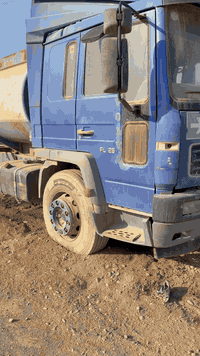 فالفو اللبيع
تفاصيل بالفيديو
العنوان العماره الكحلاء
كراج التساهل 
اخوكم عقيل الكعبي
***********
سعر 90 ورقه وبيه مجال قليل
