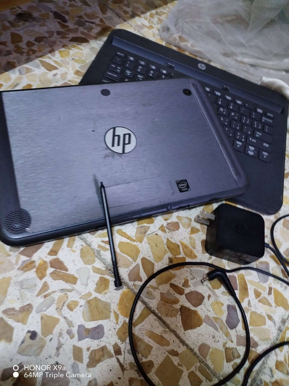 بي للبيع لابتوبhp وندوز 8 شحن يدوم اكثر من ساعتين متواصل يصير تاب ويصير لابتوب يشتغل بنظامين   بي قلم اي خلل ما شرط سعر 150 بي مجال


**إذا كنت صاحب هذا الإعلان وتريد حذفه لأي سبب، رجاءا أرسل رسالة إلى الدعم الفني**
