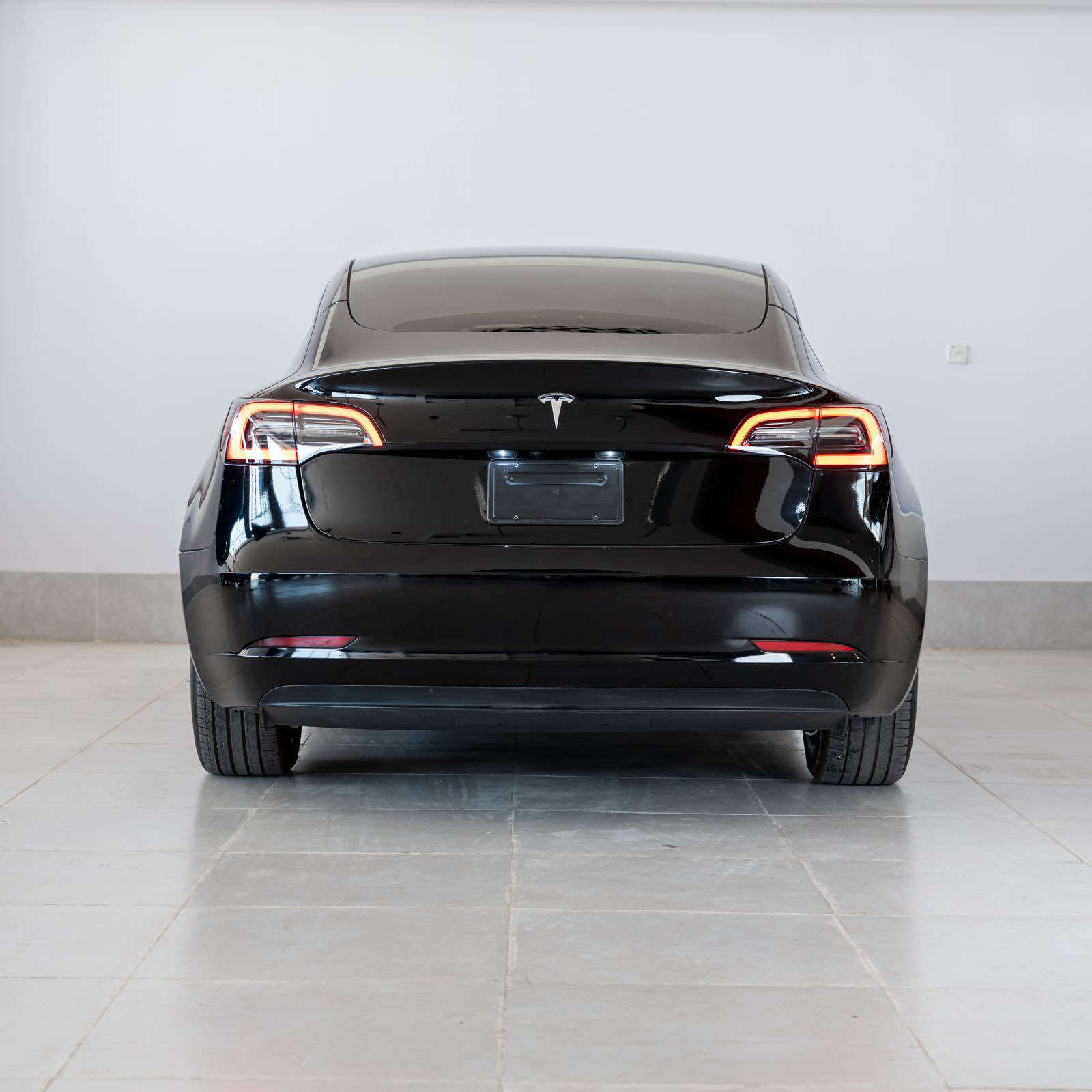 سڵاوتان لێبێت tesla model 3 مۆدێل ٢٠٢٣ سەیارەکە ٩،٠٠٠ مایڵ ڕۆشتووە زۆر جوان و تازەیە یەک پەڵە بچوک ساردی هەیە ە ڕەقەم کاتییە هەموو گیانی بەشەرت
نرخی ١٩٠ وەرەقە
ژمارەی تەلەفون :***********
WhatsApp&Viber✅ السليمانية, العراق
