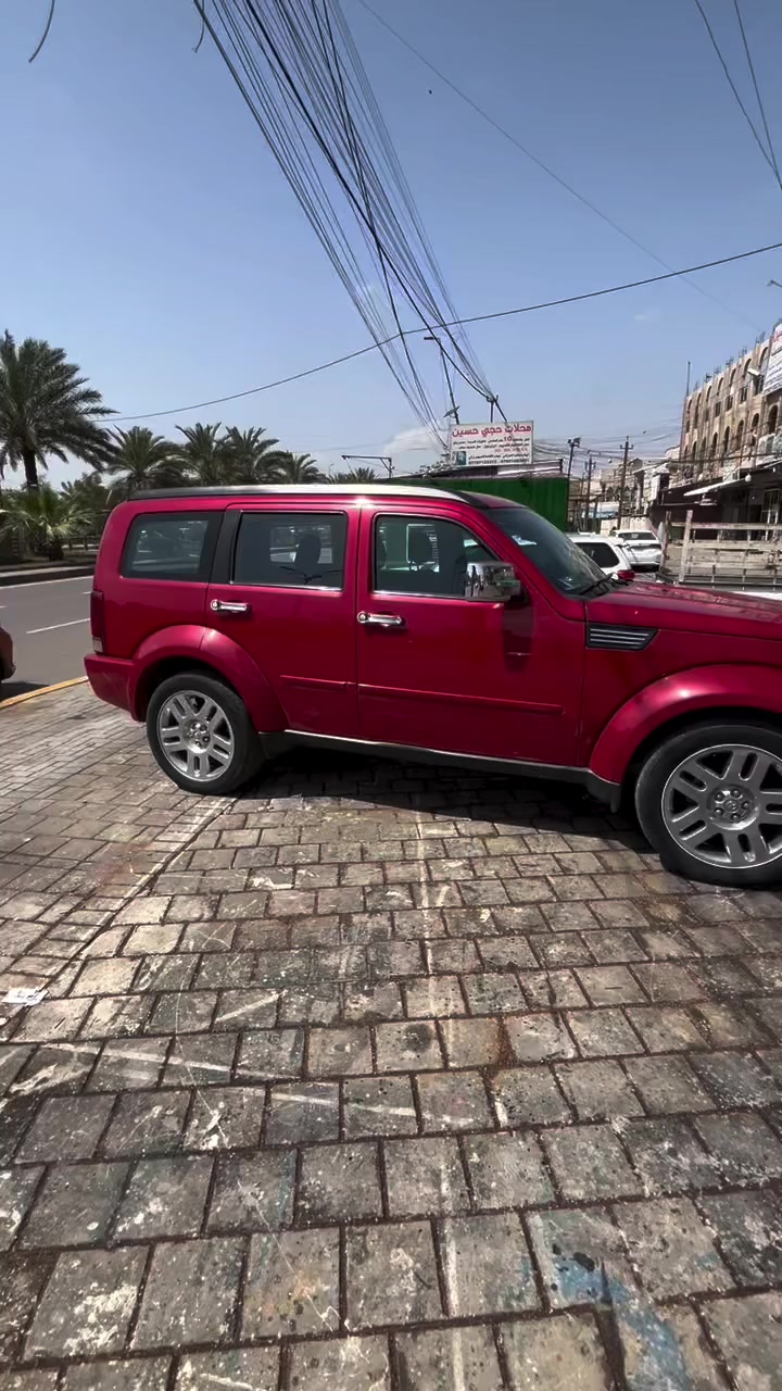 دوج نترو 2011 سعر 11000$
مكينة 6 سلندر 
سيارة جاهزة بيها شخوط بل دعامية 
ماشية 90 الف كل حادث ما بيها صبغ شركة 
بسمي ***********
