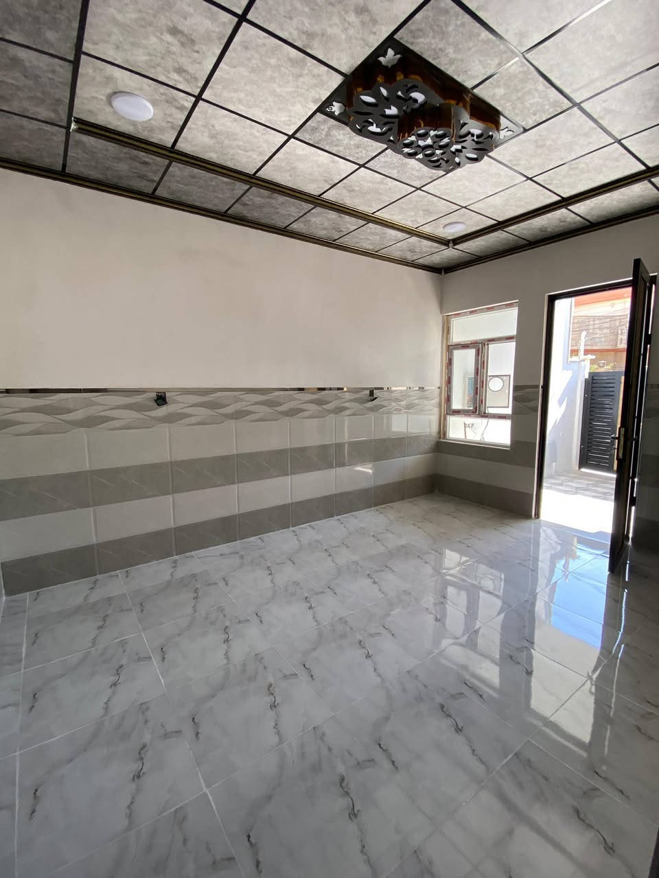 عقارات مهند الطائي 🏛🏛

بيت للبيع في حي الميثاق قرب مدرسة ريان وقيس ماركت  

👈مساحة 100 متر واجهة 5 متر 

سند طابو ملك صرف 

تفاصيل البيت بناء حديث زيرو بناء كلش مرتب

طابق الاول : غرفة نوم وهول ومطبخ واستقبال وصحيات 

طابق الثاني : 3 غرف وصحيات 

السعر 130 مليون

🌖🌖مراجعة #مكتب_مهند_الطائي 🏛
موقع المكتب➿➿في الموصل / حي الوحدة  

التفاصيل الاتصال على الأرقام التالية :_
( *********** )كورك☎️📞
( *********** )اسيا ☎️📞
