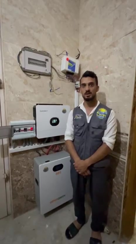 ☀️ الاستثمار الأمثل في الطاقة المستدام
​ يونس للطاقة الشمسية  منظومة طاقة متكاملة في قضاء الخالص / منطقة الغوالبة، وفق أعلى المعايير الهندسيّة لضمان استقرار التيار والاعتمادية الكاملة.
​📊 المواصفات التقنية للمنظومة:
​وحدة التحكم والتحويل: إنفيرتر كرواط (Growatt) ذكي بقدرة 6.2 كيلو واط (كفاءة استقرار رائدة عالمياً).
​نظام التخزين: بطارية جنيكس كرين (Genix Green) ليثيوم بقدرة 10kWh لضمان استمرارية التشغيل الليلي.
​التوليد: ألواح لونجي هيمو 7 (LONGI Hi-MO 7) المتطورة بقدرة 615 واط (عدد 5 ألواح) لتحقيق أعلى معدل امتصاص وإنتاجية.
​التثبيت والدعم: استخدام هياكل الميكانو العالمية المقاومة للعوامل الجوية والرياح لضمان أمان واستدامة الألواح.
​⚡ رؤيتنا: تقديم حلول هندسية متكاملة للطاقة البديلة، تعتمد على الدقة في التنفيذ واختيار المكونات الأكثر اعتمادية عالمياً.
​📍 الموقــع:
​ديالى - بعقوبة - التحرير - مقابل قيادة شرطة ديالى.
​📞 للتواصل والاستشارات الفنية:
​اتصال هاتفـي أو عبر تطبيق واتساب:
📱 ***********
@يونس_للطاقة_الشمسية.. كفاءة التشغيل، استدامة الطاقة.
@إشارة
