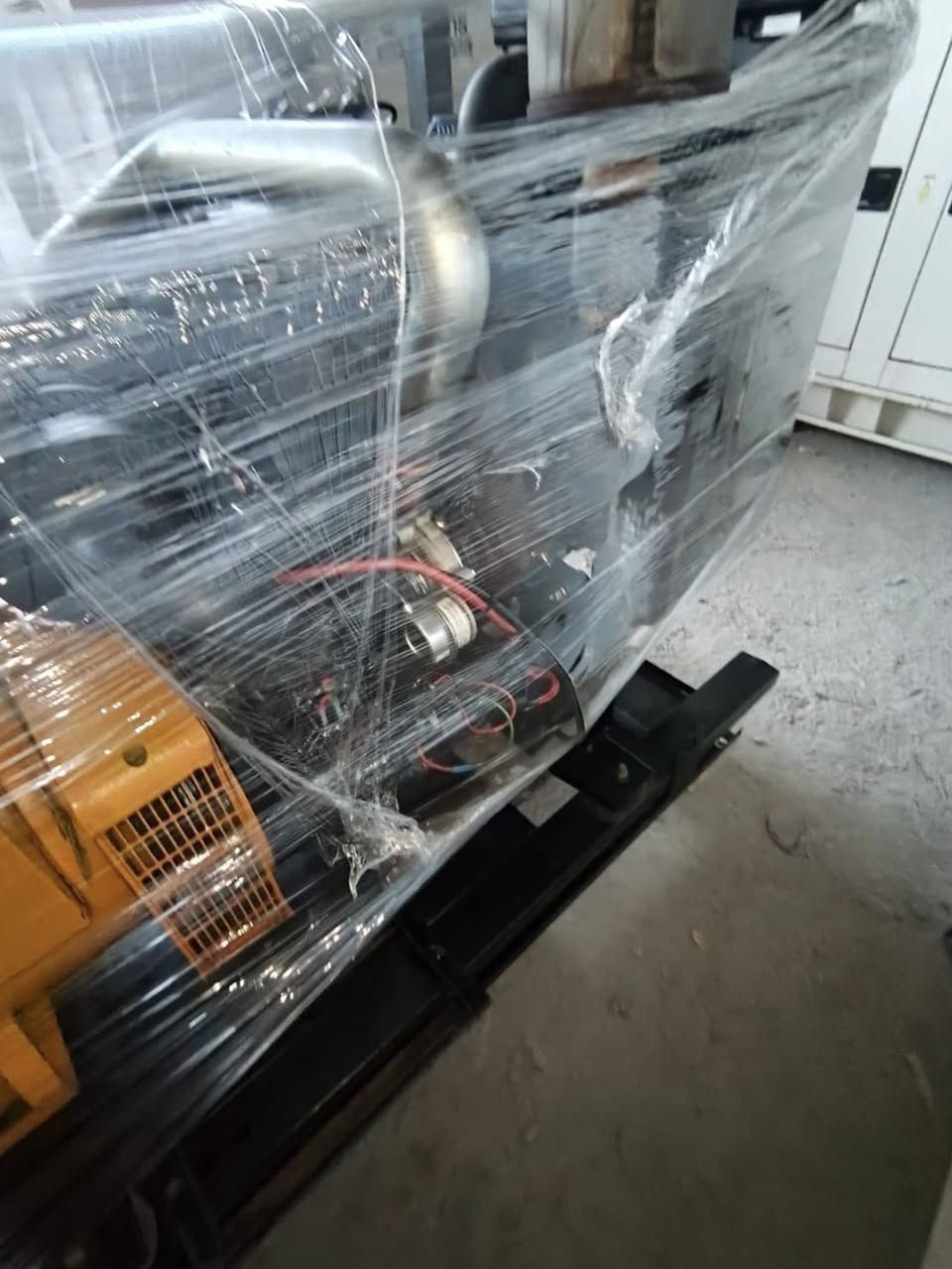 مولده 45KVA بيركنز شاصي رأس توليد لوري سومر …. للأستفسار على الرقم ☎️
0772 710 1886
