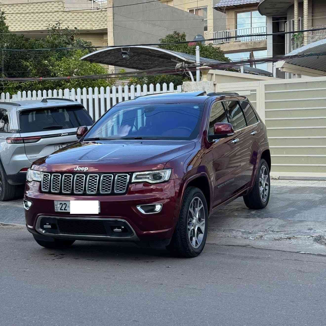 قطعه من النوادر 📍👨🏻‍🦳
سلام عليكم جيب اوفر لاند فول 1/1  (  جديده اخت زيرو)
الموديل 2021  (خليجي) . وكالت هارلم السياره 
اللون: كرزي مميز عليه بوليش مصرف عليه سياره 
المحرك : V6.  3.6L . 
العداد : 43
رقم اربيل هزه سنوية جديد باسمي  
مكفوله من صبغ و البارد والتبديل و الفتح و اي ضرر كفاله
 ماعده رصعه بلباب بعده عله وضعه 
سياره علا ايدي  برغي ما ملعوب بيهه شرط  
سياره من النوادر جديده و حلوه استخدام قليل جدا
المواصفات فوول للخير 
*قياده ذاتيه 
*داخل قرميدي 
*سياره 3 شاشات امامي و خلفي 
* دفع رباعي 4x4 . 
* رادار جانبي مع مانع تصادم .
* تحذير الخروج عن المسار ⚠ . 
* تحذير النقطة عمياء ⚠ .
* شاشات خلفية . 3
*داخل جملي قرميدي المميز 
* نظام الاسطفاف الآلي (اوتو بارك) .
* ويل قياس 20 انج .
* سقف بانوراما . 
* شاشه كبيرة 8.4 انج . 
* نظام الخرائط (GPS) .
* نظام التعليق هوائي (جكات) . 
* ستيرن كهربائي . 
* المصابيح الأمامية زنون .
* كشافات الضباب زنون .     
* تشغيل عن بعد .
* صندوق كهربائي .
* مقصورة الركاب من الجلد الفاخر .
* حفظ وضعيات الجلوس (ميموري) . 
* المقاعد الأمامية كهربائية .
* المقاعد الأمامية تبريد وتدفئة .
* المقاعد الخلفية تدفئة .
* مشغل اقراص CD/DVD . 
* سستم صوت هارمون كوردون . 
* حساسات أمامية
* حساسات خلفية . 
* كاميرا خلفية .
* تدفئة ستيرن . 
* بخاخ ماء على المصابيح الامامي.
* المرايا الجانبية قابلة للطي .
* مرايا متحسسه للضوء العالي . 
* مانع تصادم خلفي .
* مقود السائق من الخشب . 
* بلوتوث تلفون . 
* محدد سرعة . 
* نظام التشغيل والاطفاء الاوتوماتيكي ( Auto Start System ) .
* نظام بريك اوتماتيكي ( Auto Break System ) .
مكاني بغداد حي جامعة 
***********
