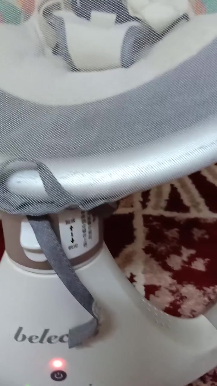 باونسر ماركه بليكيو   
🎇مناسب من عمر يوم  
🎇 تأرجح من اليمين  إلى اليسار في عده سرعات تناسب نمو الطفل
🎇 ناموسية لحماية الطفل من الناموس
🎇 حزام امان خماسي
🎇موسيقى هادئة مما يسهل على طفلك النوم
🎇 مشغل موسيقى بلوتوث ممكن توصليه بموبايلك وتشغلى عليه اغانى الطفل المحببه 
متاح شحن محافظات 
متاح فيديو


**إذا كنت صاحب هذا الإعلان وتريد حذفه لأي سبب، رجاءا أرسل رسالة إلى الدعم الفني**