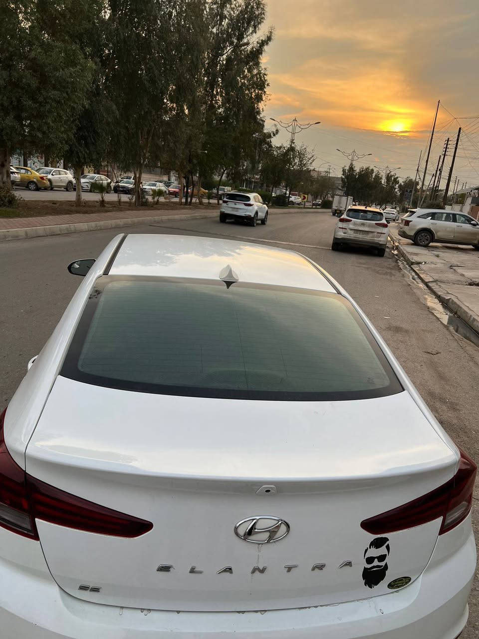 الانترا 2019
مواصفات se
 بصمة تشغيل  تشغيل عن بعد
كير atm المرغوب محرك 20 دوش وشرط محرك وكير
ماشية ٩٠ ميل
الضرر خفيف بل بونيد بدون دواخل بدون حتى ارباك
وبيها شبر كارت مثل مموضح بل صورة أثر غسل
السعر ١٥٢ وبيها مجال للطيبين
للاستفسار ***********
              ***********
