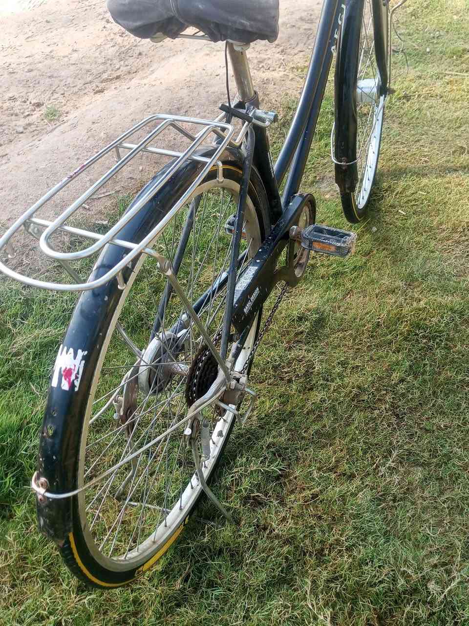 سلام عليكم باسكل البيع مديل 2014 الباسكل نضيف 1 بريكات جدد  2 تواير جدد  3 وياله جدد  4  زنجيل جديد 5.صينيه جديده  7  سبع مكاين  ولله الباسكل جديد بمعنه الكلمه    العنوان كربلاء طويريج الخيرات  السعر 100 وبيه مجال حك الجيه رقم الموبايل  ‪***********‬‏
