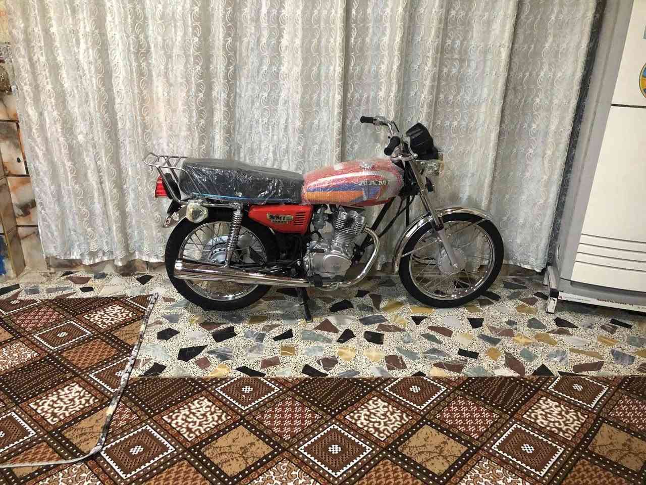 شباب سلام عليكم دراجه للبيع موديل 25 سعر 900 شراي يتصل عله هاذ رقم***********
