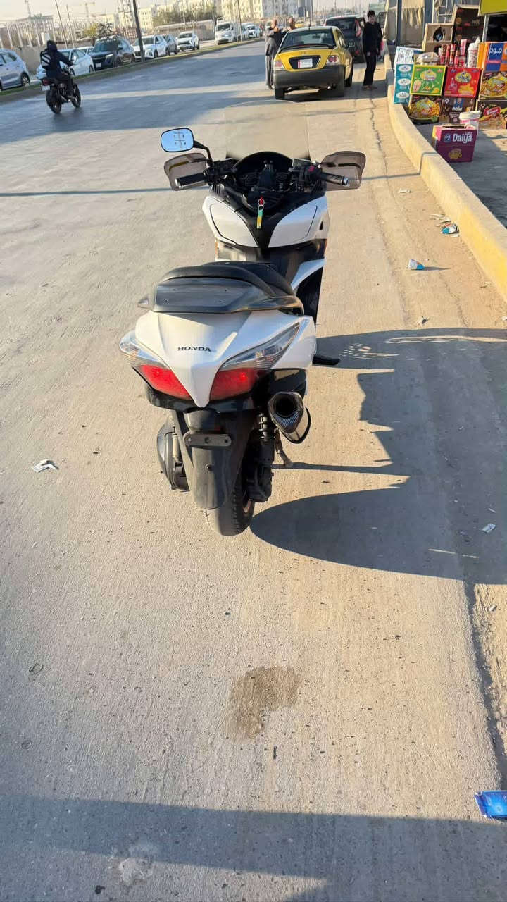 سلفر وننج جيتي مكينه600موديل 16الدراجه مكفولا كفلا عمه من عده الصبغ الدراجه شلعه ومعدل180 الصالنصه البلادي موجوده تخم تايرات جدد السعر 18وبيهامجال اوراق ءصولي رقم ***********المكان بغداد الزعفرانيه
