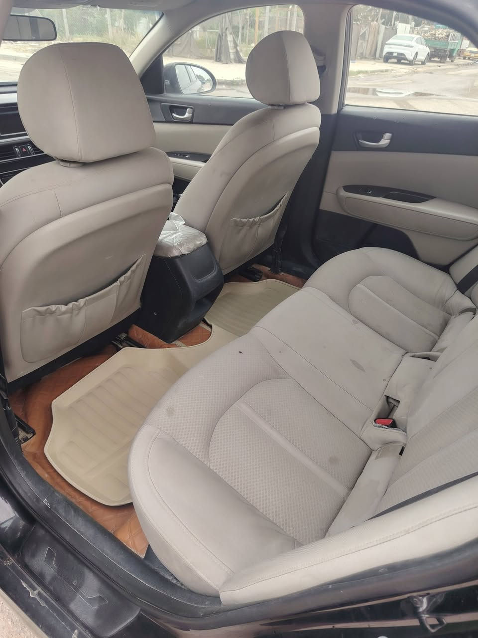 السلام عليكم
كيا اوبتما للبيع وارد امريكي مديل 2016 رقم نجف انكليزي باسمي بيه 4 قطع  السعر 115 للاستفسار اتصال ع رقم ***********
