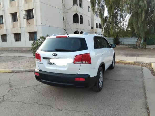 سورنتو ٢٠١٣ خليجي بيها قطعة صبغ بدون دواخل كلها ع الشركة رقم أربيل دولي وباسمي العنوان المجمع السكني في قضاء الدور هـ *********** السعر ١٦٠
مكلف بنشر للستفسار الاتصال برقم فقط
