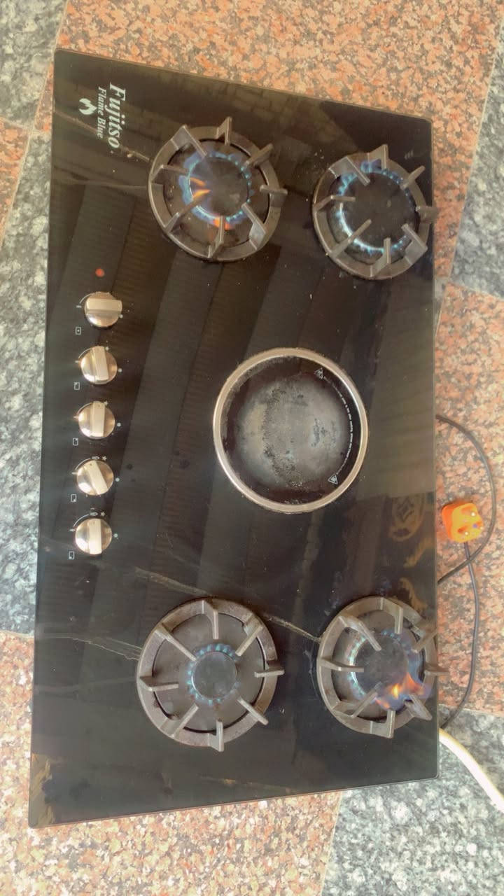 طباخ منضدي ٤ عيون غاز وجداحه ع الكهرباء والوسط طباخ كهربائي شغال ونظيف ماخذه ب٢٣٠ اريده ب٩٠


**إذا كنت صاحب هذا الإعلان وتريد حذفه لأي سبب، رجاءا أرسل رسالة إلى الدعم الفني**