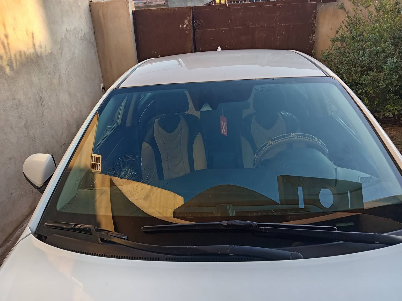 السلام عليكم الانتره للبيع موديل 2020 وارد أمريكي ضررها بنيد و جامرلغ امامي مكينه 2000 كير مكفول المواصفات حساسات مري + حساس توقف ذاتي +مانع انزلاغ + شاشه كامره + شرط كله بلاد تبريد وتدفئه + جامه اماميه جديده شرط بعده الاصق+ رقم ديالى الجديد+السياره ماشيه 83 الف +السعر 130 وبيه مجال للطيبين العنوان ديالى بعقوبه اتصال على رقم***********
