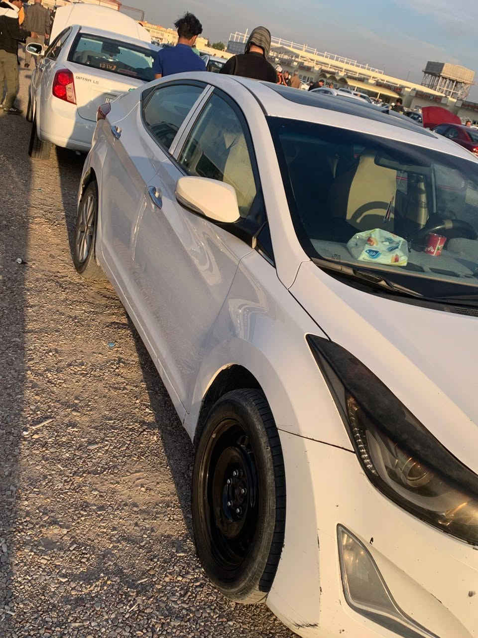 النتره للبيع مديل 2015 السياره حلوه نضيفه مكين 1800 السياره فول فتحه شاشه جبيره كير محرك مكفولات السياره خليجي بس ما مكفوله من الصبغ السعر 100 للستفسار ***********
