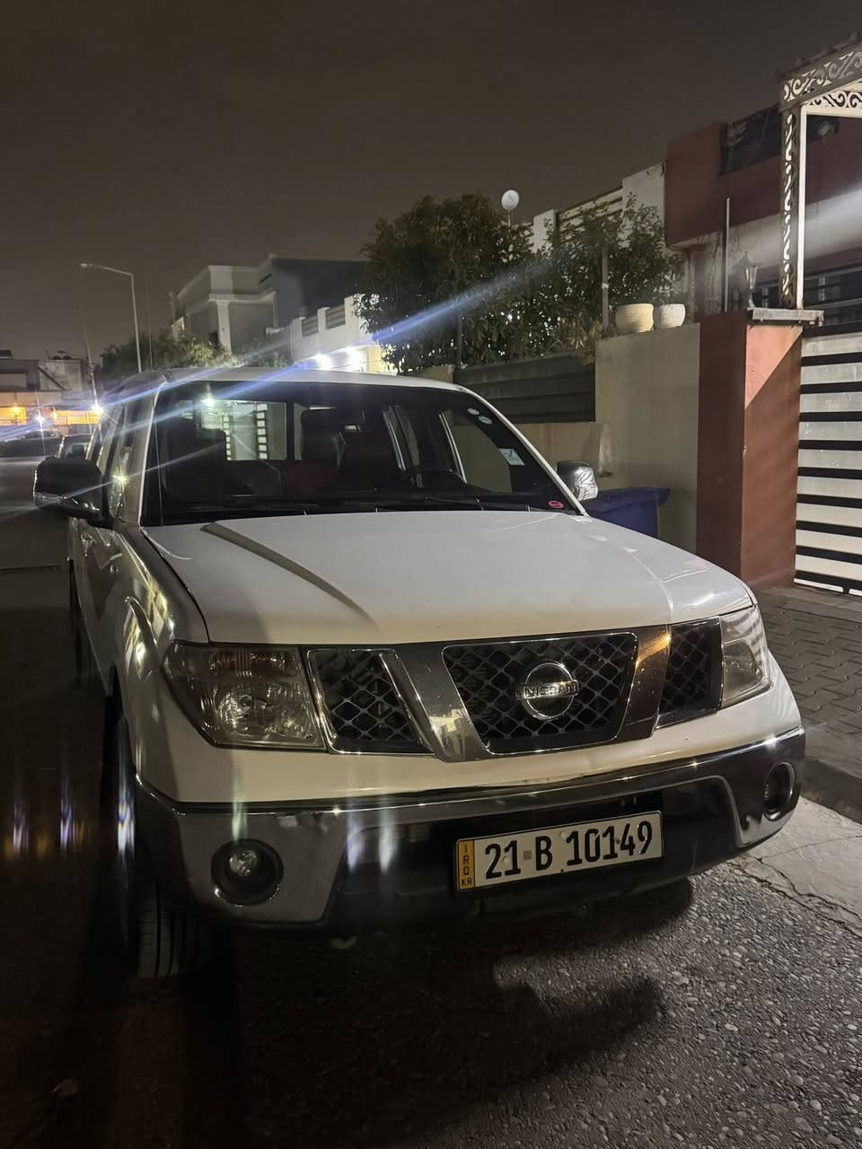 السلام عليكم 
نڤاره موديل 2013
سنوديه جديده 2030
بدون دواخل 
باب السايق ربع صبغ 
كير اوتماتيك 
محرك مفتوح 
رقم السياره اسليمانيه 
السعر /115 وبي مجال قليل 
***********
