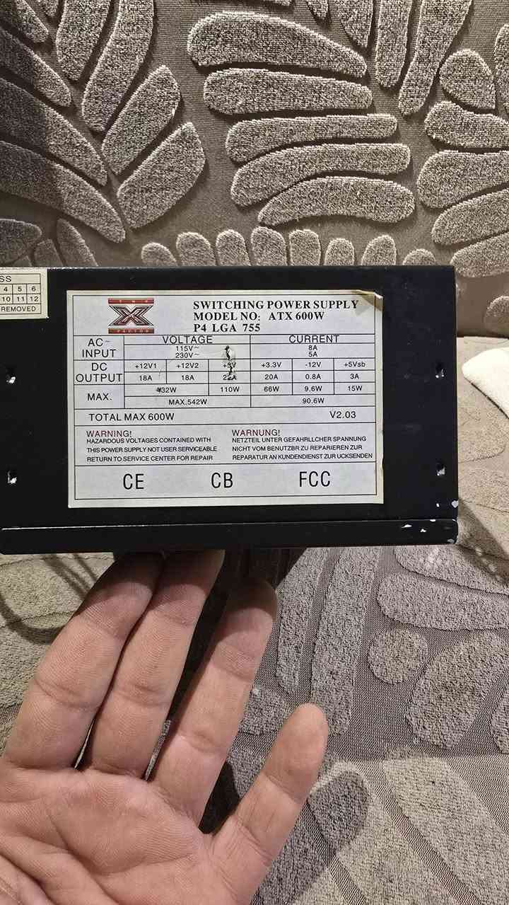 للبيع :
١ - هاب سويج ( موزع انترنيت ) يستخدم لتوزيع الإنترنت من راوتر واحد إلى ثمانيه أجهزة عن طريق كيبل LAN
نوع NETGEAR FS208 
سرعة كل منفذ 10/100 Mbps (Fast Ethernet)
نوعه Unmanaged – Plug & Play يعني يشتغل مباشرة بدون إعدادات
(( السعر ٣٠ الف دينار ))

للبيع : 
٢- بور سبلاي 600 واط للحاسبة
النوع: ATX Switching Power Supply
القدرة الكلية: 600 واط
الإصدار: ATX V2.03
دعم المعالجات: P4 / LGA 775
(( السعر ٣٠ الف دينار ))

مكاني سريع حي العامل 
هاتف  ***********
موجود توصيل لكافة المحافظات
