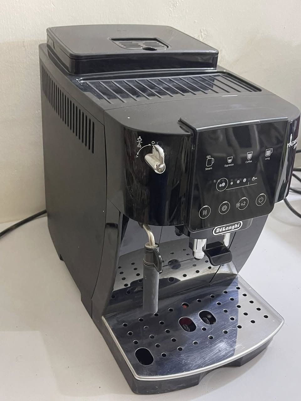 تتوفر ماكنة قهوة ديلونجي ستارت مستعملة قليل حالته ممتازة ظمان اسبوع استبدال ***********
