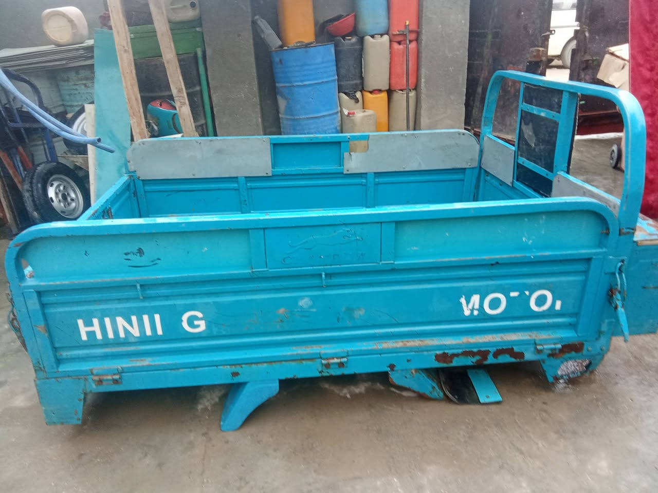 بدي للبيع مكان  كربلاء رقم موبايل ***********
