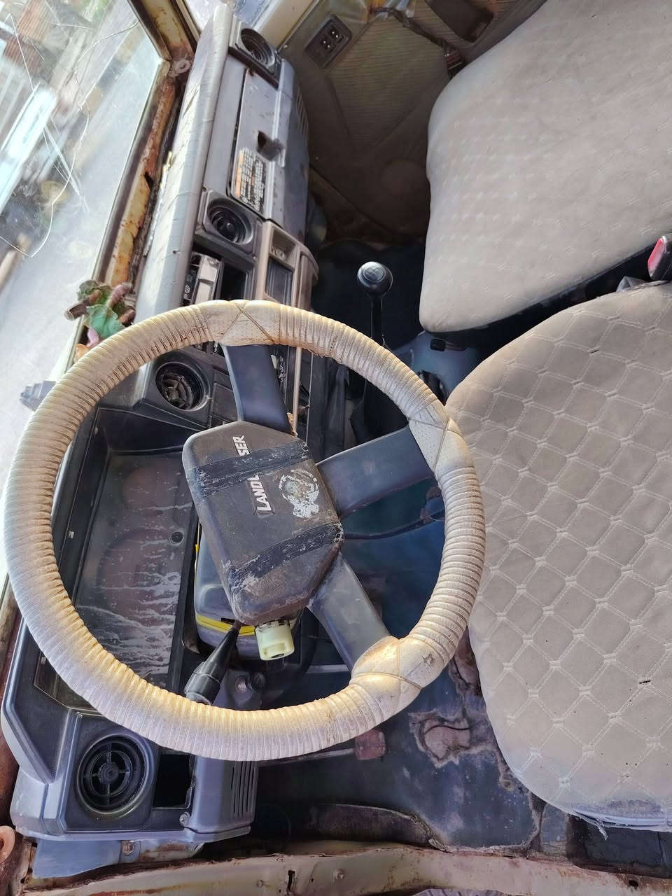 سلام عليكم سياره لاندكروزر تيوتا مديل 86 سنويه ل27 تحويل مباشر مشروع وطني كير عادي لوكير شغال مكان السياره ميسان العماره السعر (45)استفسار ***********
