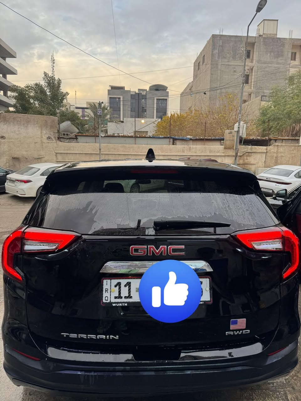 سلام عليكم 
جمسي تيران 2022 4 سلندر  1500 توربو رقم بغداد 
ماشية 94 سياره جديدة 
حادثها جاملغ عكس السايق وبنيد
بدون دواخل ايرباك دركه سايق راجع بلادي
مكان سياره بغداد
السعر 166 
***********
