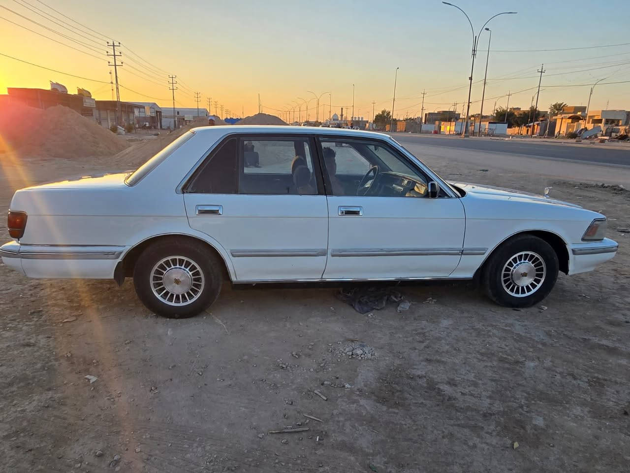 سوبر سيدان  البيع موديل 88 سعرها  40 بيها مجال بصيط ‭0781 164 6692‬
