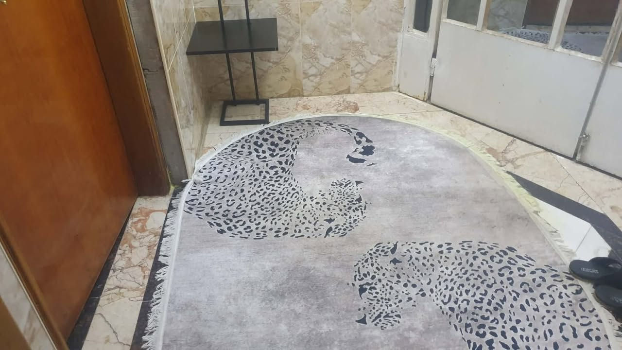 #اعـــــــــــــــلان.. 
بيت للبيـــــع #طابقــــــين 👇 فرصة استثمار 💯
بناء حجر -  البيت نظيف 
✅ مشتملين معزول الأول عن الثاني
✅ مؤجر وارده 700 الف 🔥
✅ مساحة 300 متر 
✅ موقعه قادسية الثانية مقابل مدارس
✅ كل طابق يحتوي غرفتين نوم وصالة واستقبال ومطبخ وصحيات

🔥 السعر 173 مليون قابل للتفاوض

للأستفسار أكثر
*********** متوفر واتس
مكتب التميز للعقار في قادسية الثانية قرب الحوراء
