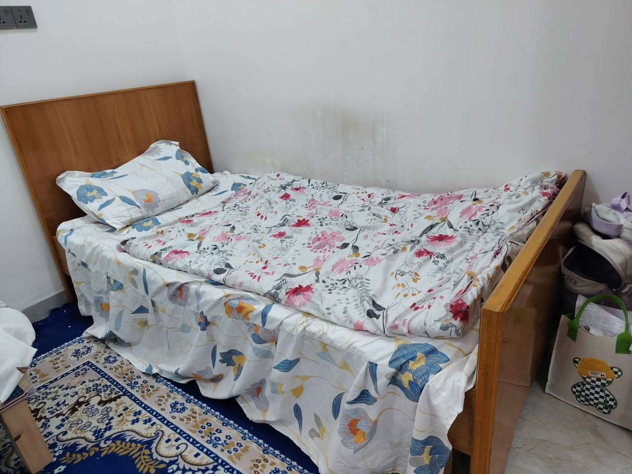 للبيع كنتور 4 ابواب طابقين + قريولة عدد 2 ام نفر .. تزكام..
السعر 650 وبيه مجال
مكاني حله. نادر 2
للأتصال ***********
