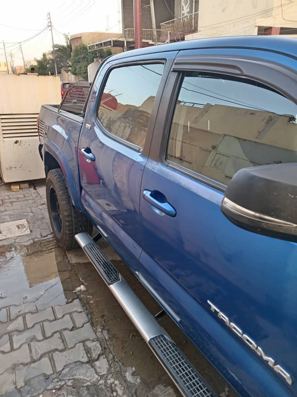 .سلام عليكم البيع تيوته تاكومه ٢٠١٧ محرك ٤سلندر سياره مصبوغه حزام ضربه بجم بس مواصل الشاصي اللعلم الحادث موقوي السياره مرفعه، ٣،٥ انج تايرات جبلي بي اف كدرج ويل اوف رود قياس ١٨دعاميه ايرون مان اصليه مع جميع الاشاير ولاناره الخاصه بيهه السياره جاهزه من كل النواحي ومابيهه اي نقص محرك سيارة ٢٧٠٠ تويل شرط محرك او كير مكفولات برغي مامفتوح بيهن *********** سعر ١٦٥ او بيهه مجال مكاني الكوت
