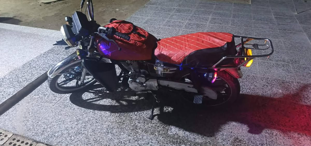 سلام عليكم دراجه سيفان موديل 2024  سعر 450 وبيها مجال مكاني بغداد المعامل عل سياحي الرقم ***********
