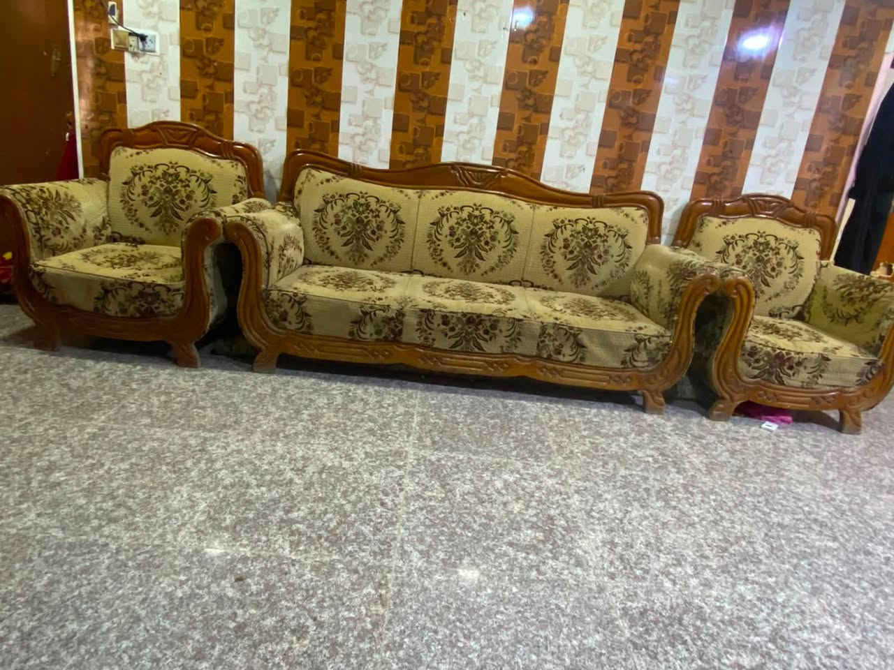 بيع مستعجل 
تخم تسكام 10 مقاعد ب500 بي مجال 
بابل حي الاساتذة


**إذا كنت صاحب هذا الإعلان وتريد حذفه لأي سبب، رجاءا أرسل رسالة إلى الدعم الفني**