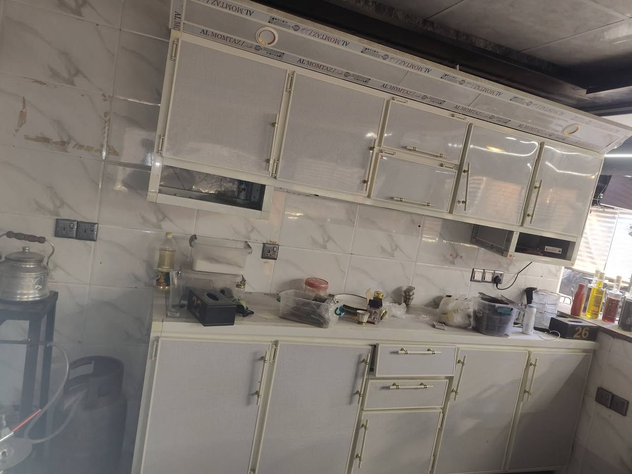 السلام عليكم اغراض كوفي نضيفات كلش بلازمات عدد 5 سبالت عدد 4 صوبات غازيه عدد3 ميز مع كراسي عدد10 قنفات كعده ديوان مع ميزهن عدد10 عارضات عصاير 3 +براد ميز كاشير مع الكرسي جديد نراكيل عدد6 خلاطات عصاير عدد 4 زائد كاونتر مطبخ كاامل قناني غاز عدد 3 بانكات جداري عدد6 مع طباخ سماعات عدد 2 مع المكسر مالهن مع ورق ودومينه (( يعني اغراض كوفي كامله))  ابيعهن شلع ما ابيع غرض واحد المراسله خاف ورجاءا المو شراي لا يعلق ولا يراسل مكاني موصل الايسر


**إذا كنت صاحب هذا الإعلان وتريد حذفه لأي سبب، رجاءا أرسل رسالة إلى الدعم الفني**