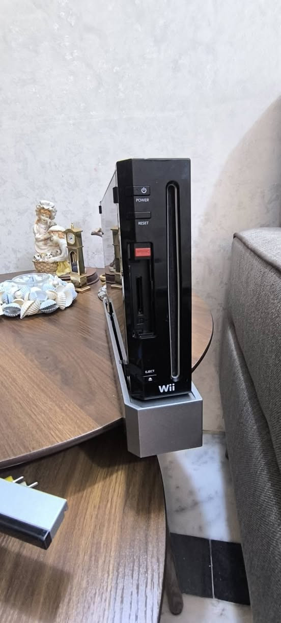 السلام عليكم
1. جهاز Wii غير مهكر كامل ملحقاته السعر 35 

2. قرص Call of duty كامل مع المنول السعر 15

3. مس دس وي مع ليزر السعر 15

4. فت بلاص كامل مع القرص السعر 20

5. فت بدون ملحقات ب 10 

6. كيتار بلي 3 مبدل قاعده الباتري و كيتار Wii  بي زلغ بلواير سعر الواحد 15

7. مسد س SEGA السعر 15

8. قرص بلي 5 قرصين السعر 35 

التوصيل 5 بغداد 6 باقي المحافظات


**إذا كنت صاحب هذا الإعلان وتريد حذفه لأي سبب، رجاءا أرسل رسالة إلى الدعم الفني**