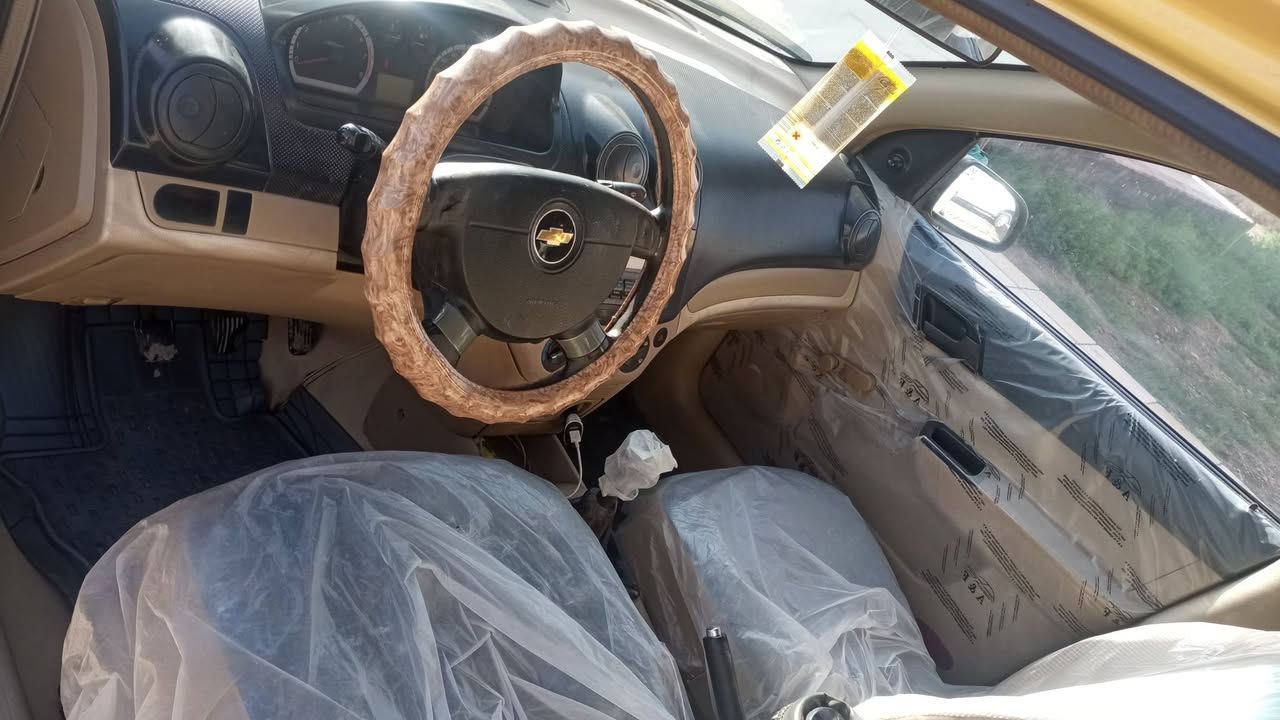 افيو موديل 2010  مكينه وكير وحداديه وتخم تاير وتبريد شرط رش جماليه والباقي مكفوله السياره مصفره هيه وغرمات المكان السياره الرميثه الهلال ستفسار عل الرقم ***********
