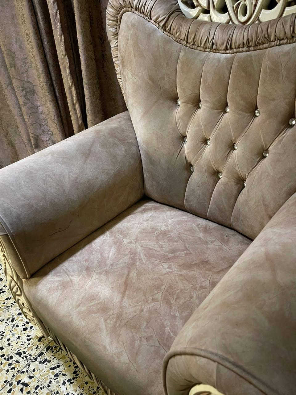 تخم ملكي ١٠ مقاعد +فاترينة(سوية للبيع ب٧٥٠)*********** واتساب.
