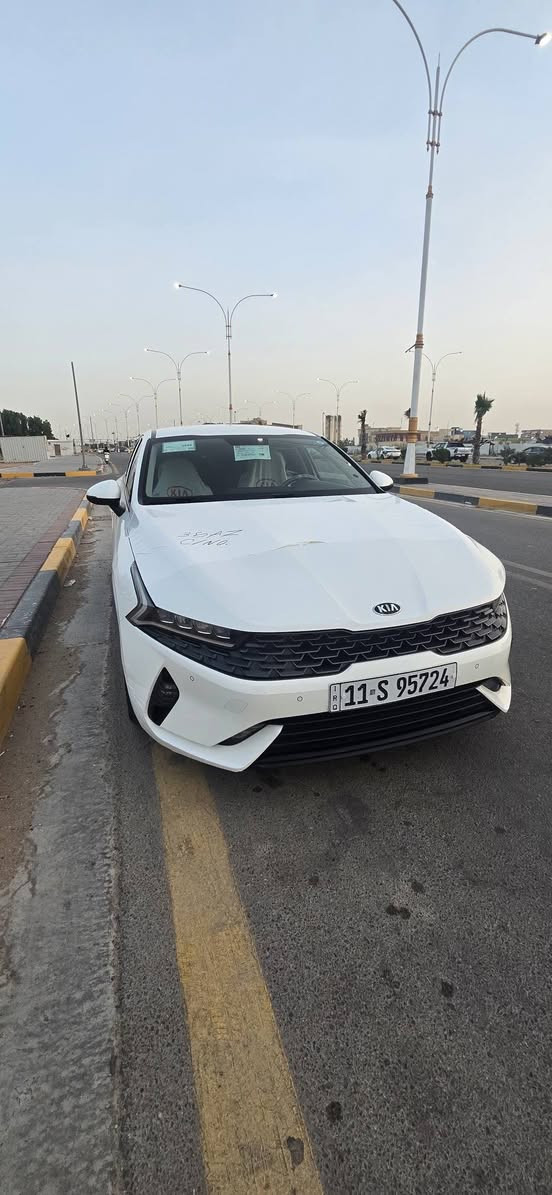 K5 ..2021
كفاله عامه ماشيه 120  سيارة بسمي تحويل مباشر 
السعر 176   المكان السماوة  مكينه 2000 دوش ***********
