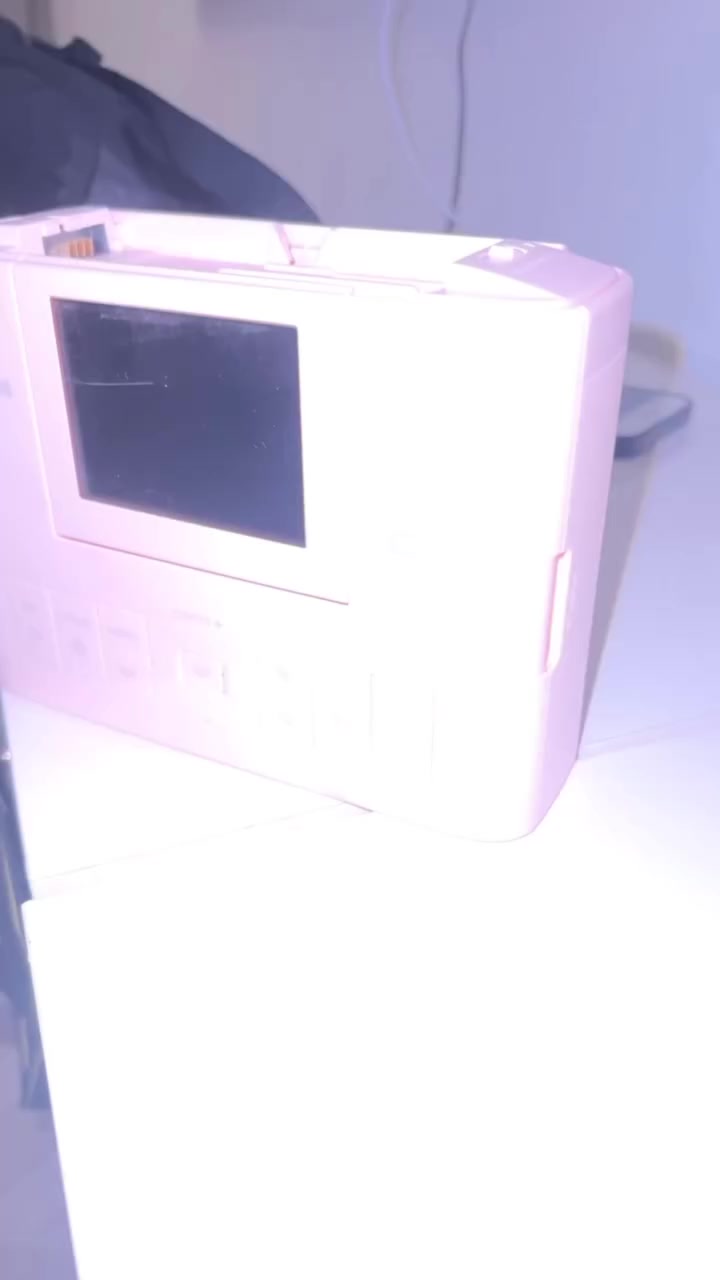 كاميرا جديدة  ماركةNikon مع جهاز يعمل الصور كرت سعرهون 225ومجال اتصال علا هاذ الرقم ***********
