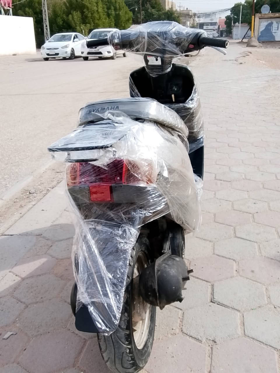 السلام عليكم.... دراجه بطه للبيع  دراجه ما ناقصه برغي شلعه او معدل دراجه واحد على واحد ....... مكينه ناعمه دك فوك60 شلعته فول مكينه نضيفه عداد سرعه عداد البانزين  اشاير حورن كلا شغال قفل جنطه قفل استيرن  لايت امامي سلف هندر واحد تشتغل جك نص كلا شغال وضع بلادي.. تاخذه تترحملي عليه...... المكان النجف.... الرقم *********** السعر خاص شراي شلع عيوني 🤝🏼او دراجه احله من ما تشوف بصوره  ♥🌺
