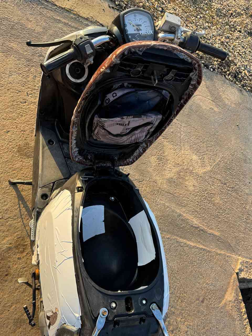 بوليس للبيع
كامل من كلشي 
السعر ٥٧٥ وبيها مجال 
متواجد خاص
*********** واتساب موجود
