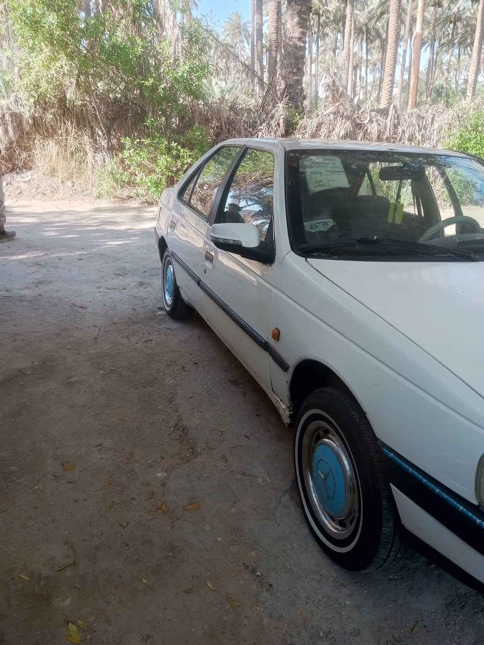 سلام عليكم بيجو 405 بس شاملغ فقط رقم انجليزي باسمي السعر 30 وبيها مجال سياره حلوه جير وم تبريد الشراي يتصل مكان كوفه نجف ***********
