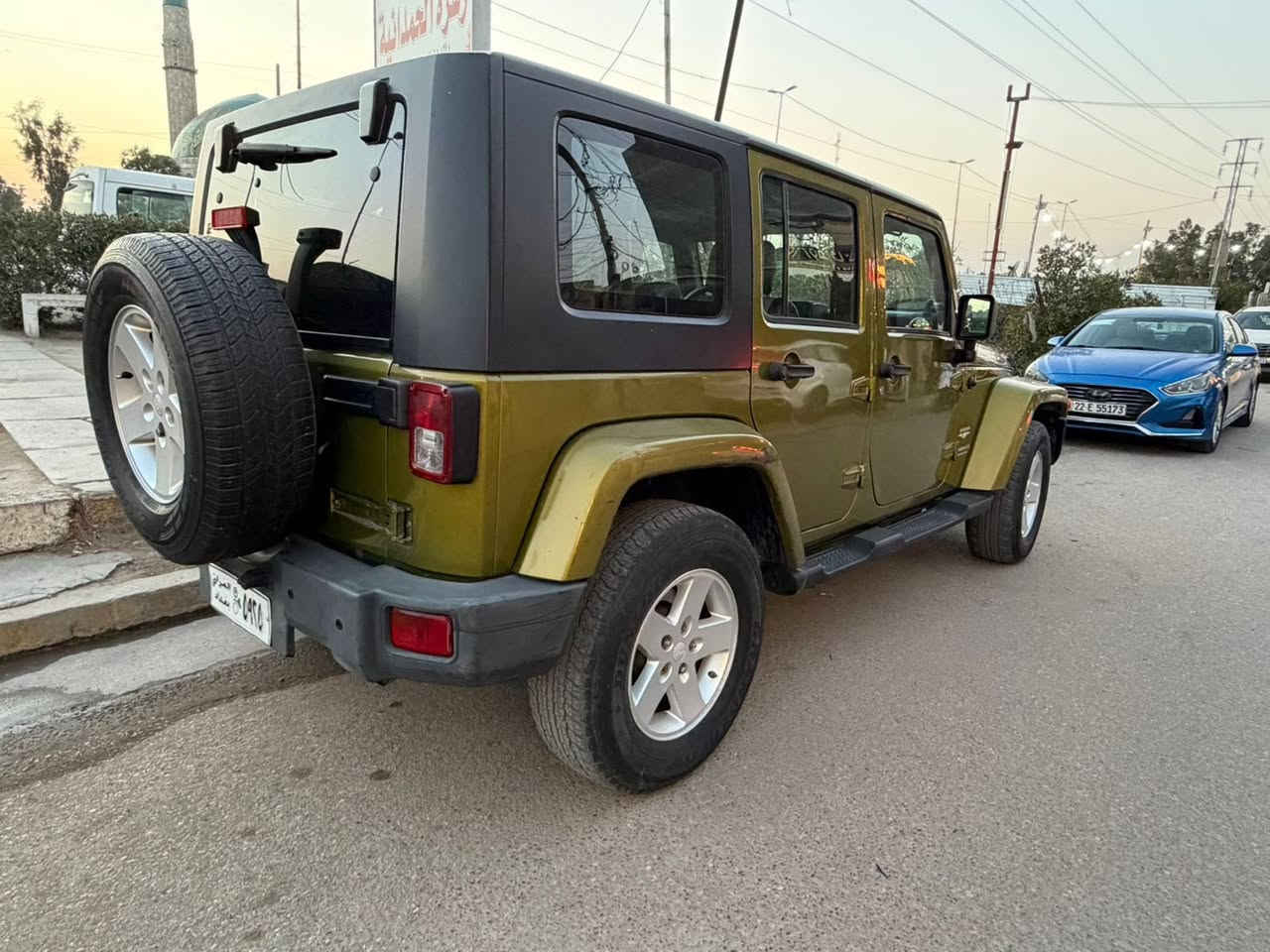 الموديل: جيب رانكلر خليجي رقم بغداد
السنة: 2008
النوع: SUV / دفع رباعي 4×4
بلد الصنع: الولايات المتحدة الأمريكية  
__________
🔧 المحرك والأداء
 • نوع المحرك: V6 بنزين
 • سعة المحرك: 3.8 لتر (3.8 V6)  
 • عدد الأسطوانات: 6  
 • القوة الحصانية: حوالي 205 حصان  
 • عزم الدوران: تقريباً 325 Nm  
 • نظام الدفع: دفع رباعي 4×4
 • ناقل الحركة: يدوي أو أوتوماتيك (حسب
 • أداء معتدل في التسارع بالنسبة لحجم المحرك  
 • مساحة المقاعد الخلفية ليست واسعة للغاية في بعض النسخ القديمة  
السعر (130) ورقه
⸻العنوان بغداد 
للاتصال ***********
