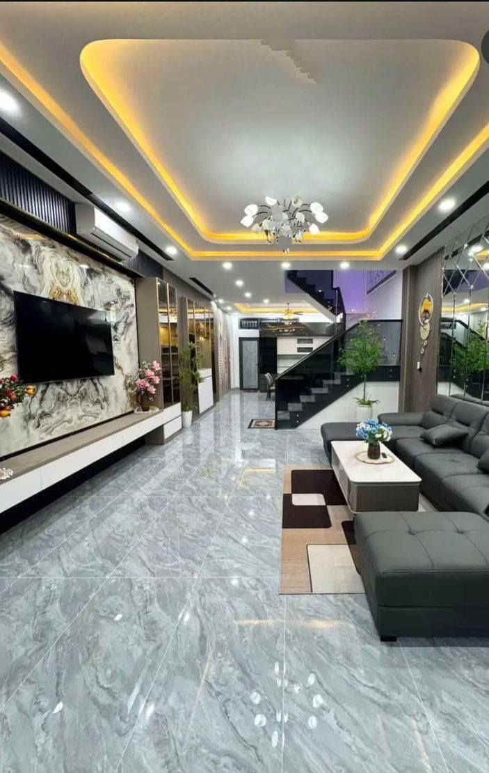 #بيت #تحفه 

#الموقع حي القادسيه 

#المساحه 400 متر 

يتكون البيت🏠 من طابقين 5 غرف نوم صاله 2 استقبال1  مطبخ1 حمام عدد 5 

للاستفسار 📱 *********** 📱
