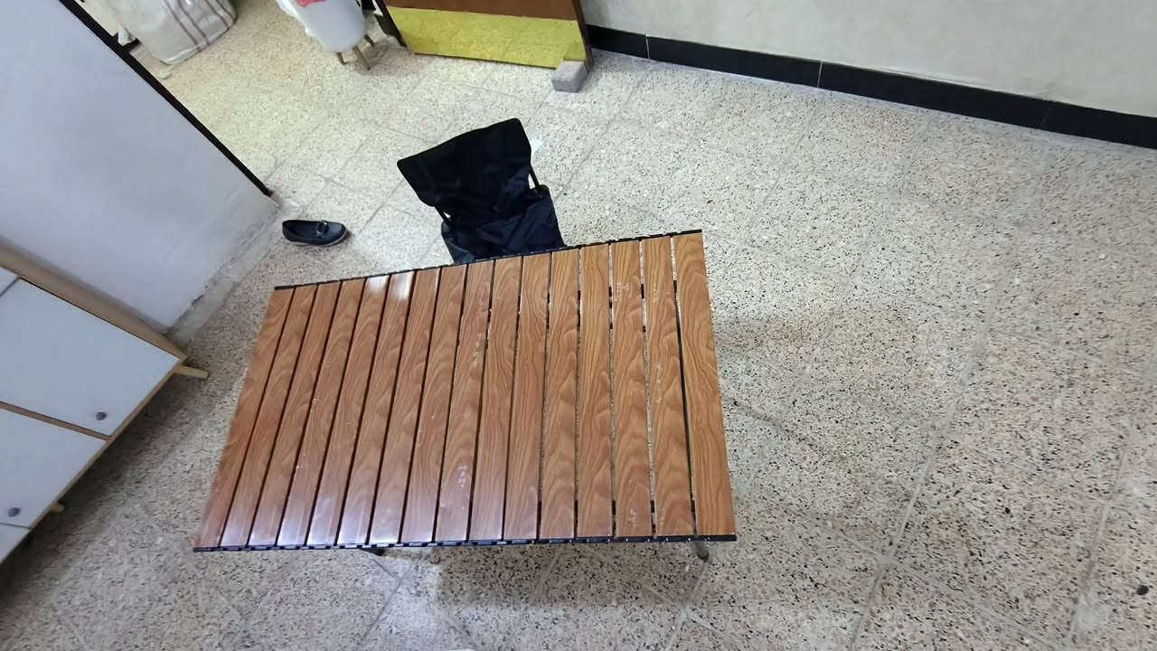 متوفر ميز مع كرسي
***********

