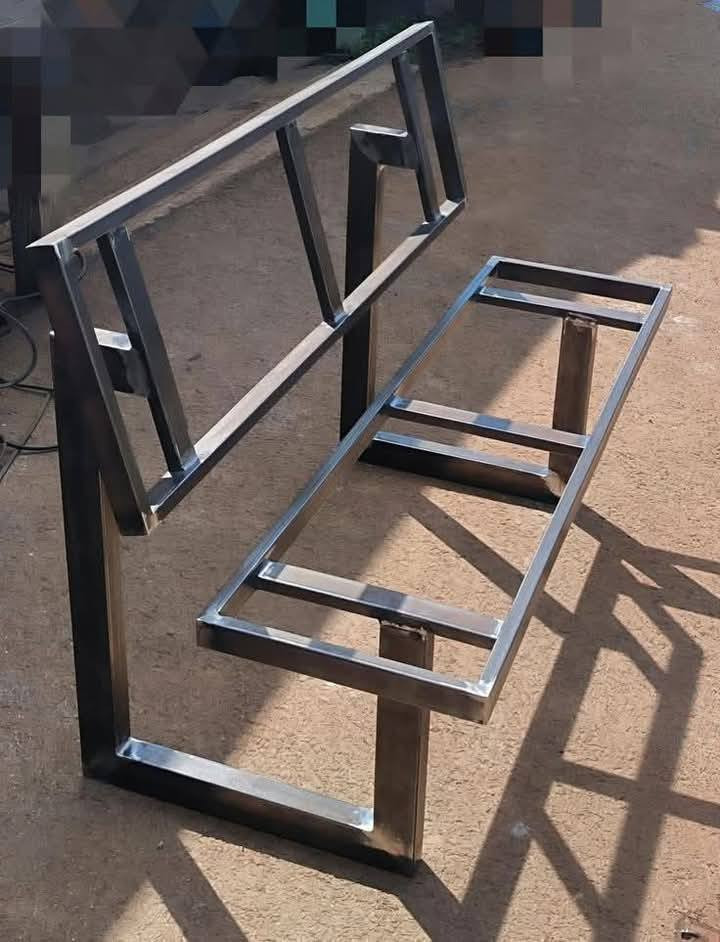 السلام عليكم 
النجف الاشرف...منطقة ام عباسيات...سايدين حله نجف مقابيل معمل بيبسي الكوفه 
حدادة بركات الكرار الكافة الاعمال الحديديه.. ابواب شبابيك مسقفات كيسبان ..مسقفات كيربي ..مسقفات سندويچ ..عمل سلالم ..عمل مراجيح..//جملونات //..العمل داخل وخارج المحافظه ..مستعدون للعمل المجمعات السكنية 
جاسم الحداد ***********..***********
