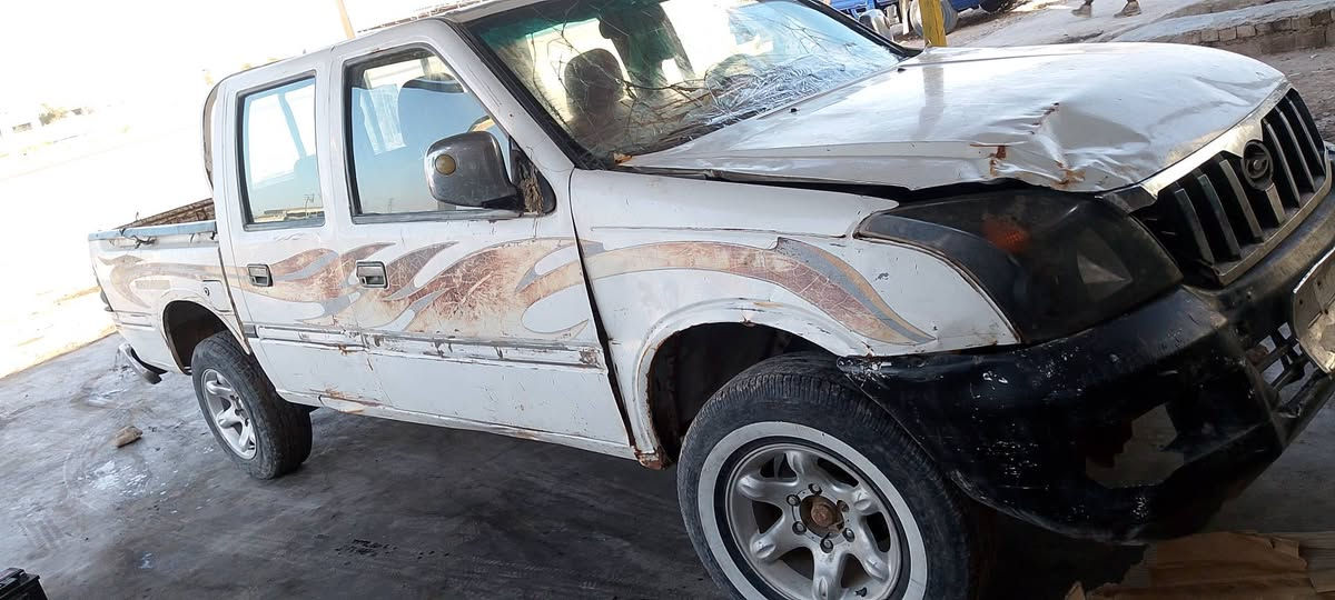 السلام عليكم سيارة البيع كنو بدون موديل 2008 السعر 12وبيه مجال الستفسار اكثر ***********
