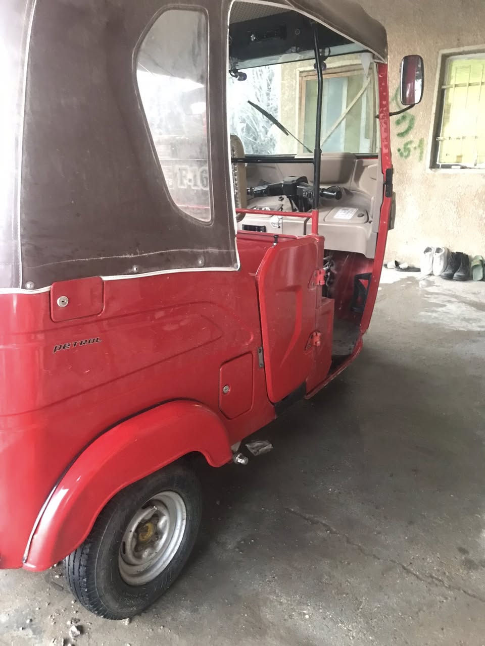 سلام عليكم تكتك للبيع موديل 22مرقمه بس سنويه سعره 8ملاين وبيه مجال كفاله عامه ما عده طعجه ليوره ***********
