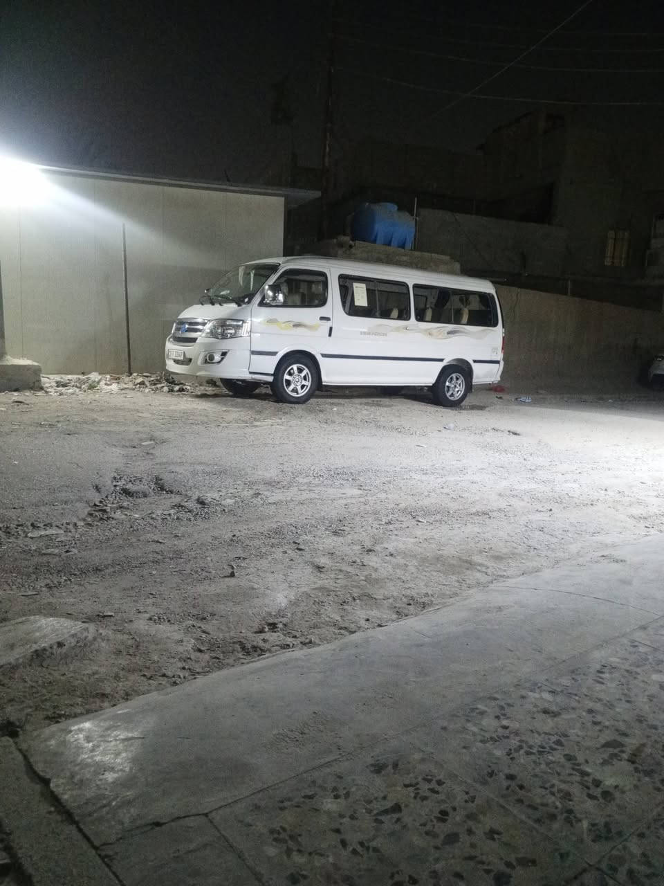 السلام عليكم فتون للبيع موديل 15رقم بغداد بسمنه سنويه جديده كير اكسل محرك خير من الله تخم تاير السياره جاهز دوشمه ويل كب للستفسار ***********
