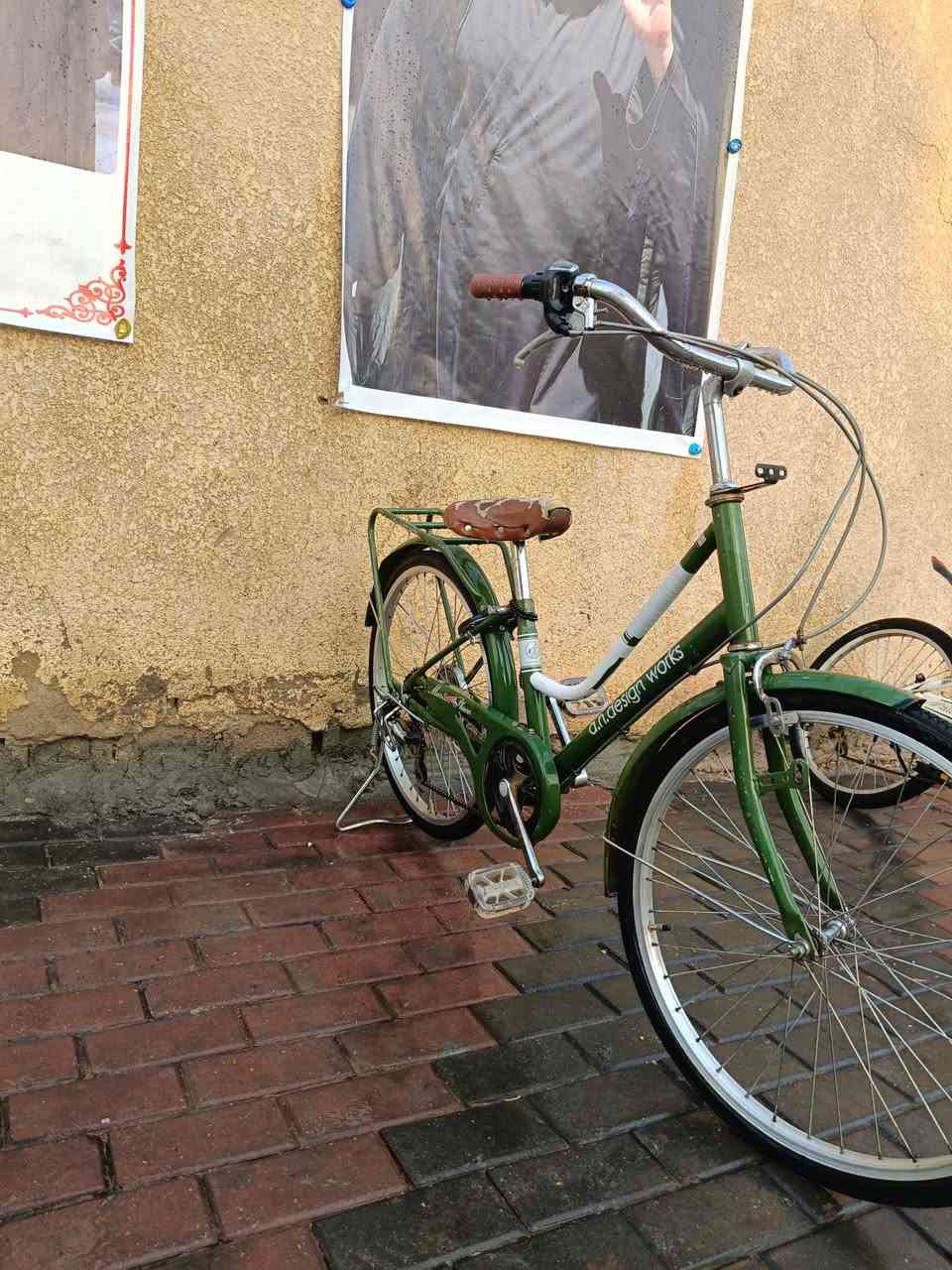 السلام عليكم ورحمة الله وبركاته بايسكل للبيع مثل ما موضح بلصوره البايسكل كلش نضيف السعر 100 وبي  مجال مكان كربلاء حي العامل 
*********** بي واتساب
