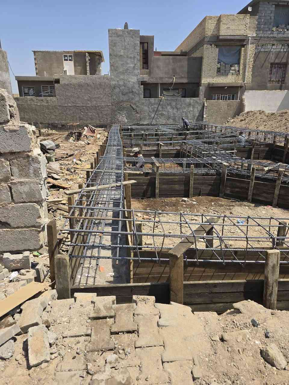 السلام عليكم بتلو للبيع مساحه 150 شغل درجه اولى فول الفول حي القادسية قرب جامع الشاكرين السعر 75وبيها مجال 
 رقم العقار 5307 للاستفسار الاتصال برقم *********** او ***********
